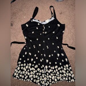 Black Floral Romper (HAS POCKETS)